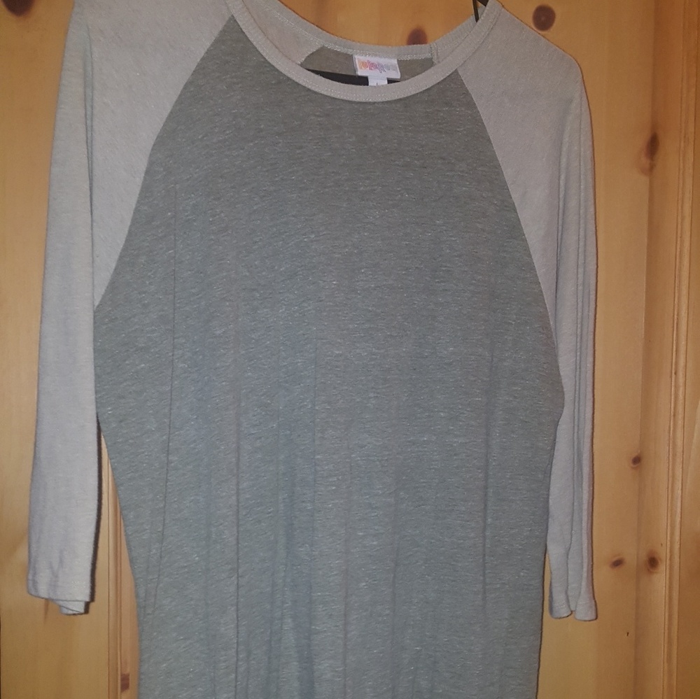 LulaRoe Randy tee